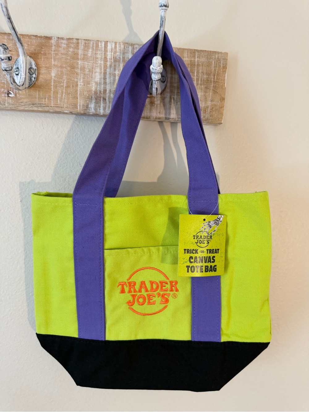 💚🎃 NEW WITH TAG – Trader Joe’s Halloween Mini Tote! 🧡💜